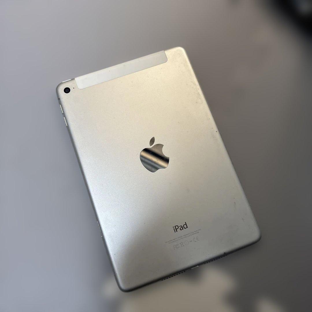 Apple iPad 4 10.2インチ シルバー 本体と箱