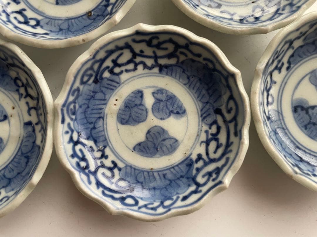 骨董　アンティーク　古伊万里　染付　唐草文様　輪花縁　豆皿　輪花皿　手塩皿　5枚