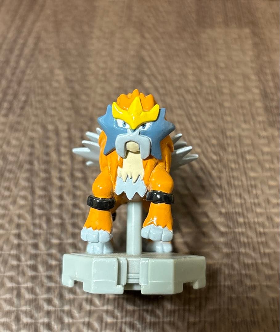 【非売品】ポケモン　pokemon モンコレプラス　エンテイ　色違い