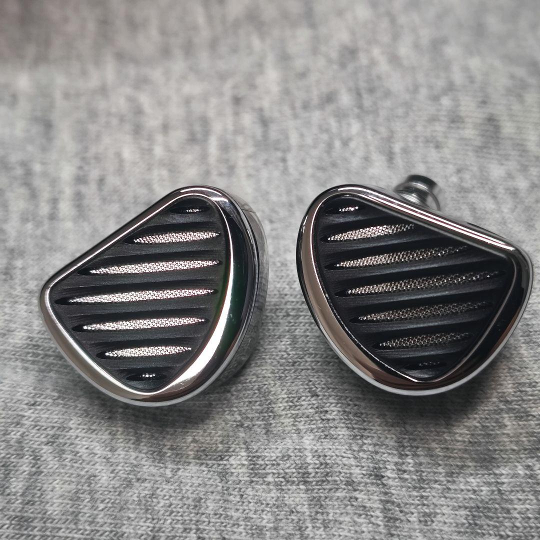 【試聴のみ】TRN JAWS 4.4mm おまけ付き　有線イヤホン　中華イヤホン