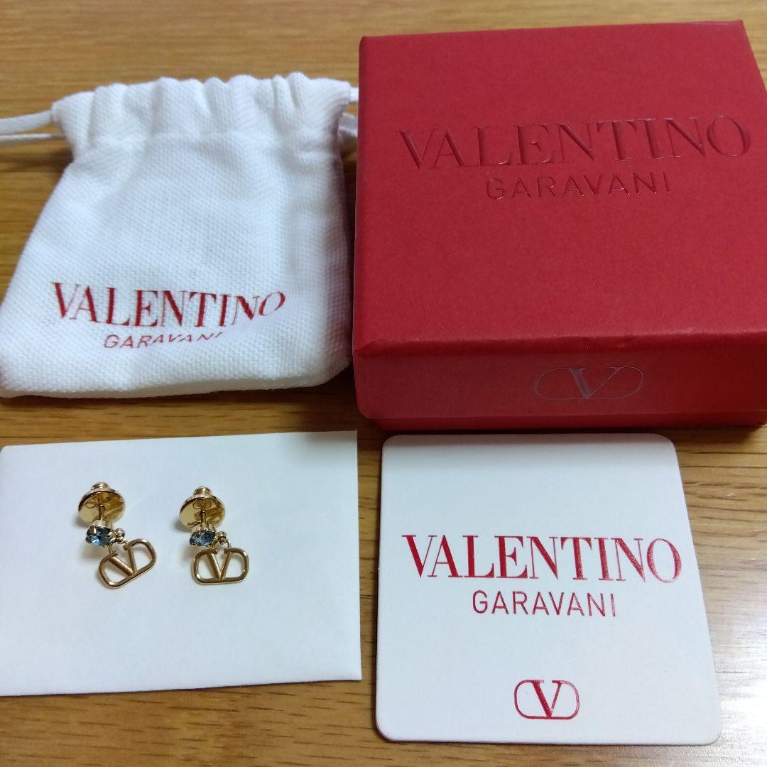 ヴァレンティノ　VALENTINO　Vロゴピアス　アクアマリン