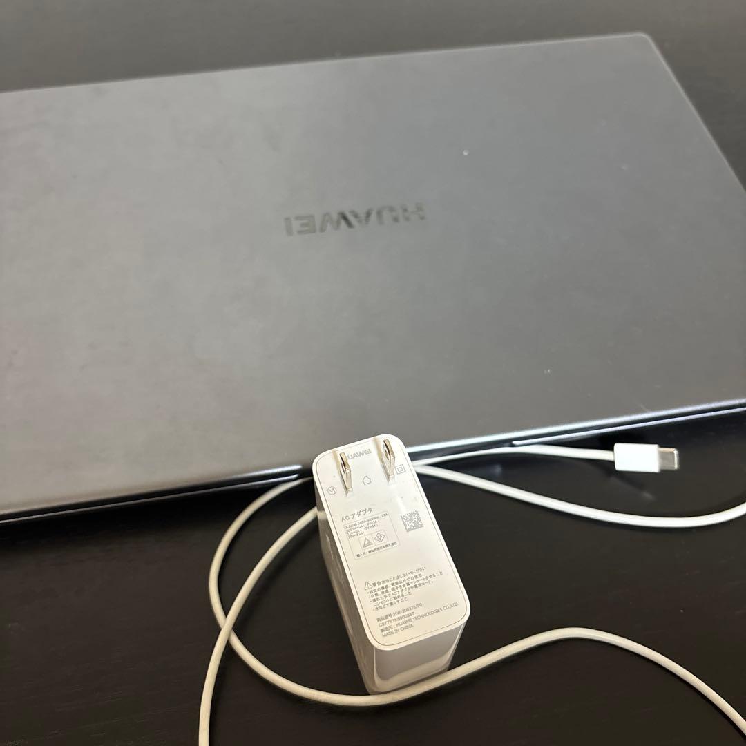 Huawei MateBook D 15.6インチ　メモリ8G SSD256G