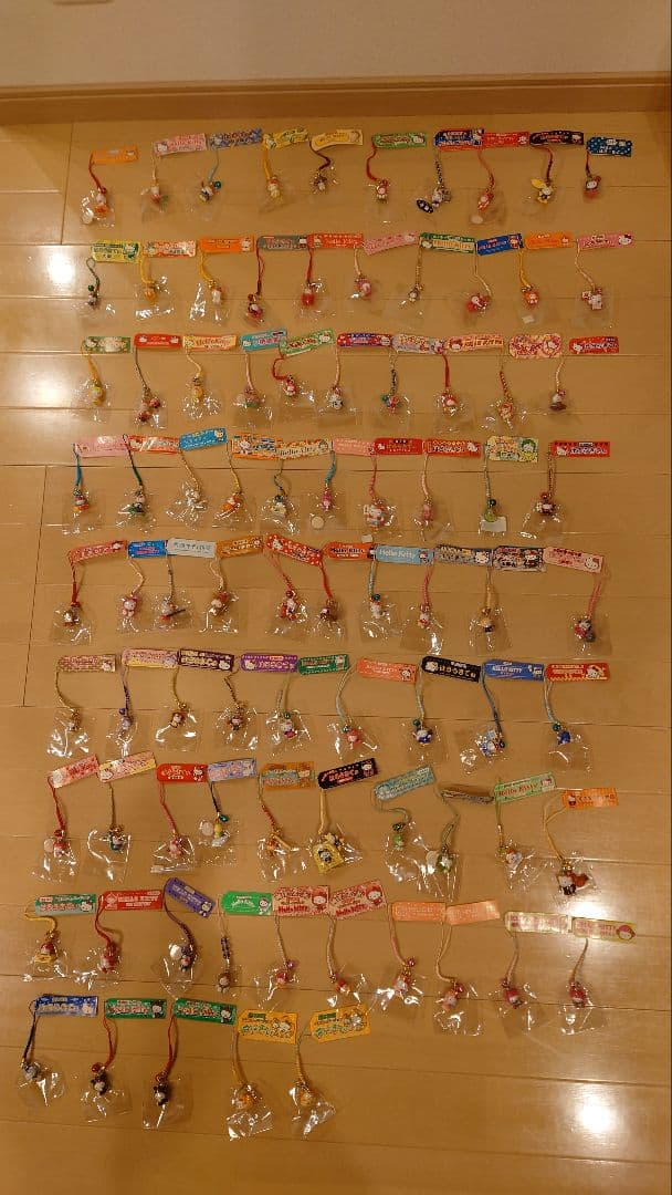 ご当地キティ根付け ＆ファスナートップ　209個大量セット