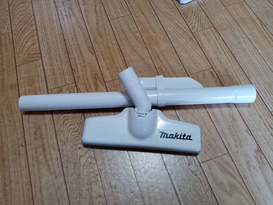 マキタ14.4V充電式クリーナー MCL143D バッテリー、充電器付