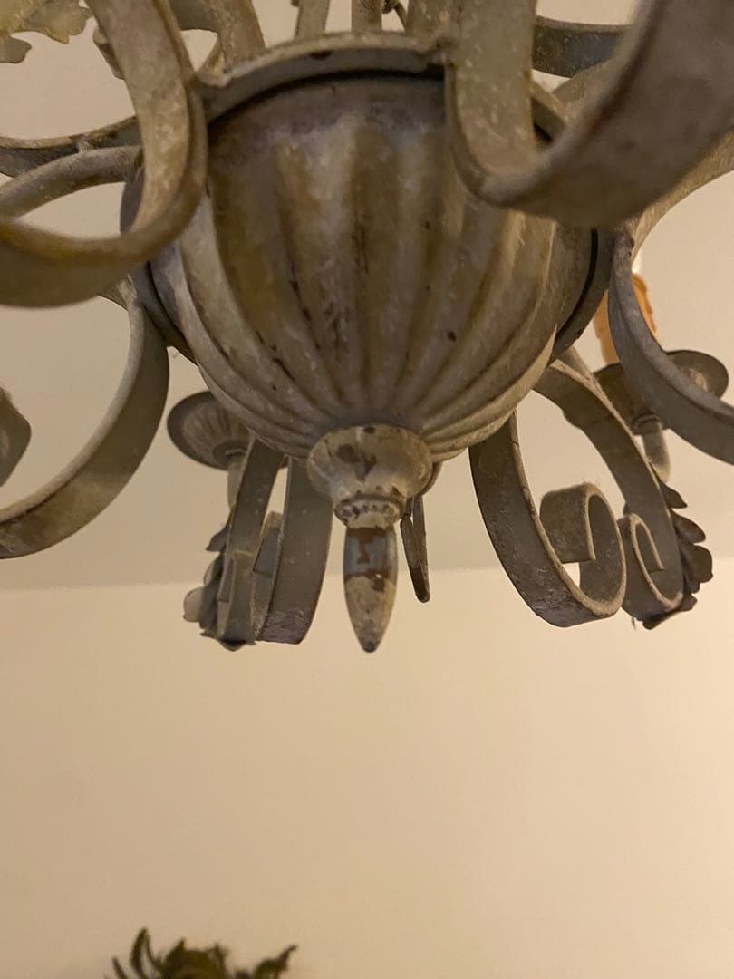 フランスアンティーク　アイアン製4灯シャンデリア グレー