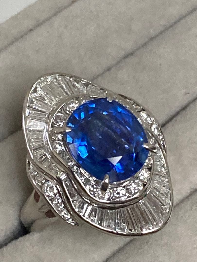 プラチナ天然サファイア６．65カラットリング