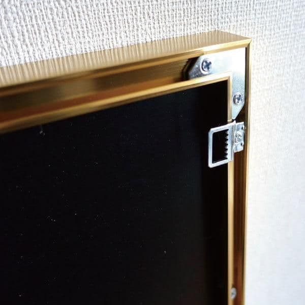 輸入雑貨　天然石　『赤い金魚』　水晶石　クリスタルアート　ゴールド額縁