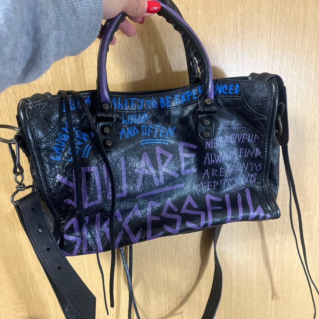 バレンシアガ　バッグ　ペイント