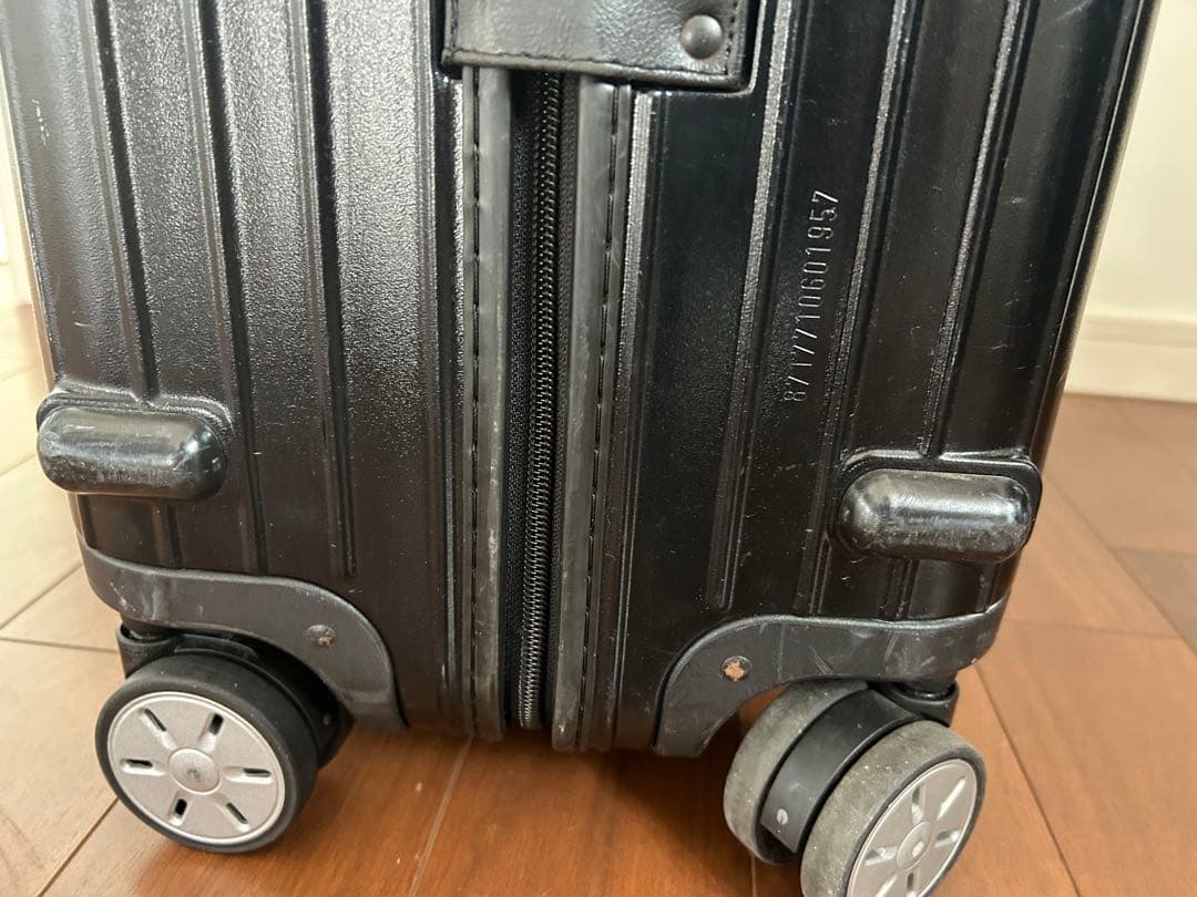 RIMOWA 86L 4輪　TSAロック付　ブラック