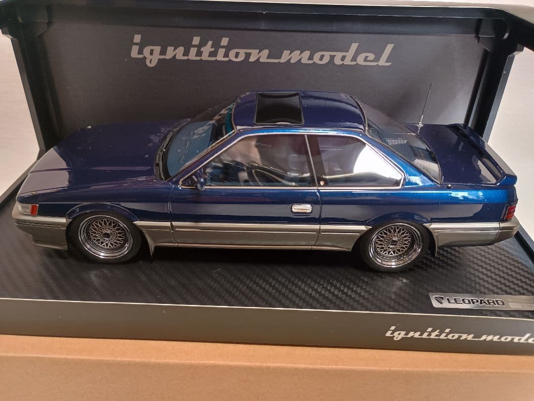 イグニッションモデル　1/18 レパード 3.0アルティマ　F31