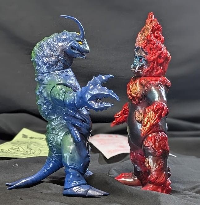 サソリンガ＆サザン星人「シルバー仮面」登場怪獣（ベアモデル）ソフビ２体セット