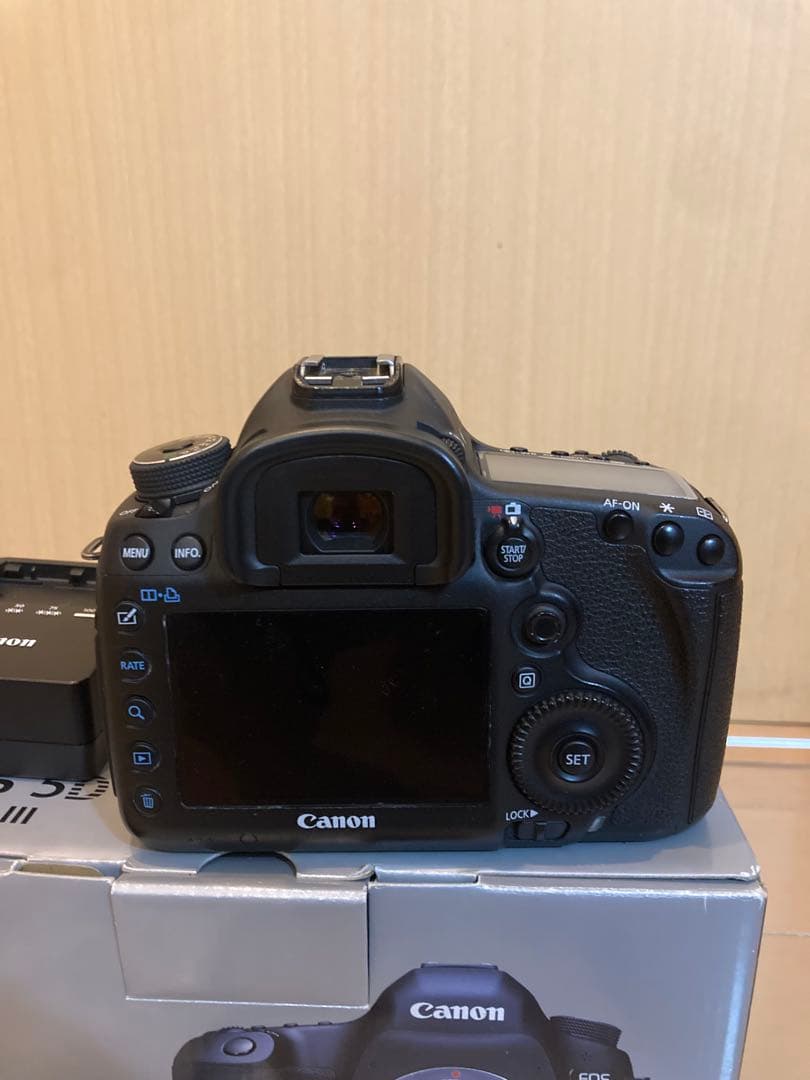 Canon EOS5DMarkIII 本体+純正バッテリーグリップほか