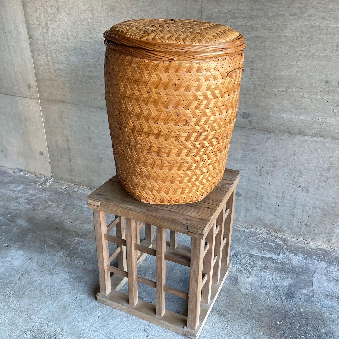 大きな竹籠 カゴ バスケット 大型 収納 保存 蓋付き 編み込み 工芸品 レトロ