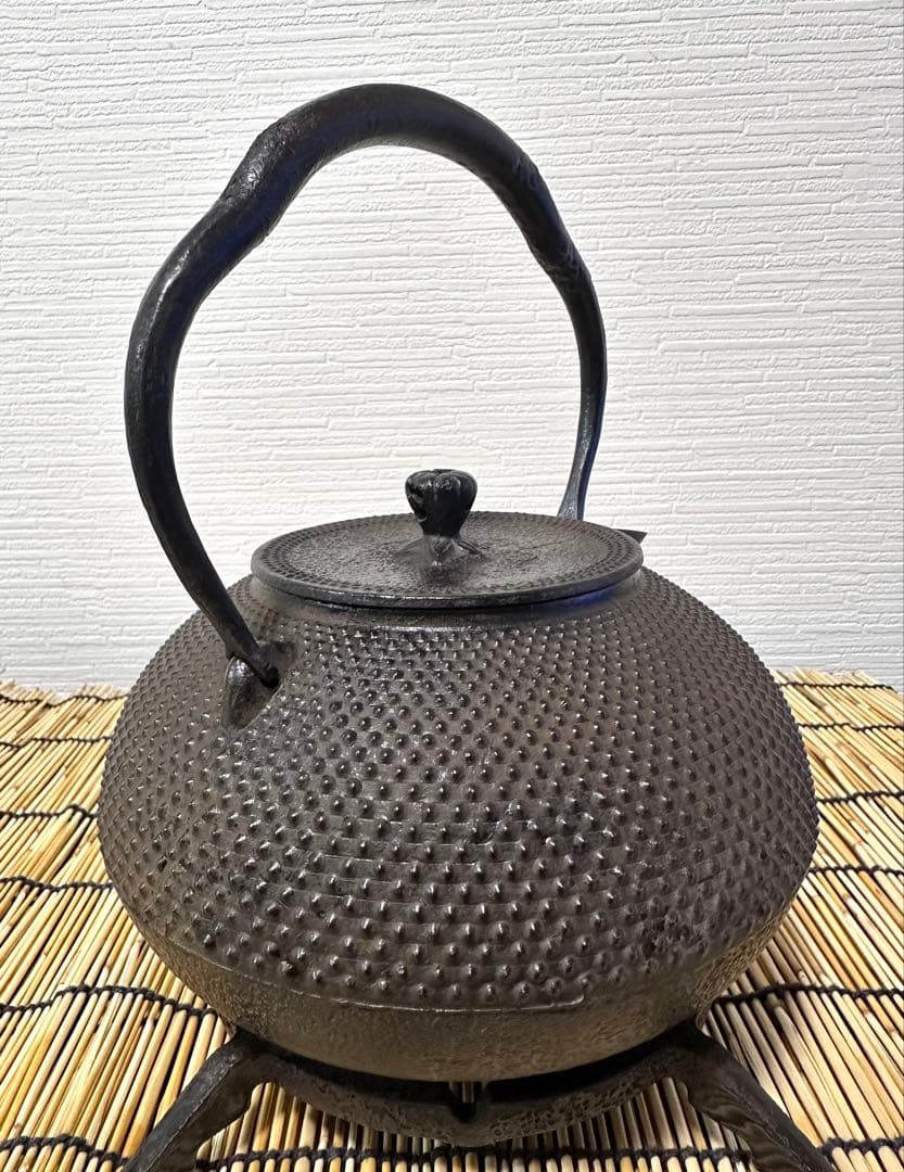 未使用品、栞付　金澤鶴州造１５型アラレ　南部鉄瓶　南部鉄器　鉄瓶