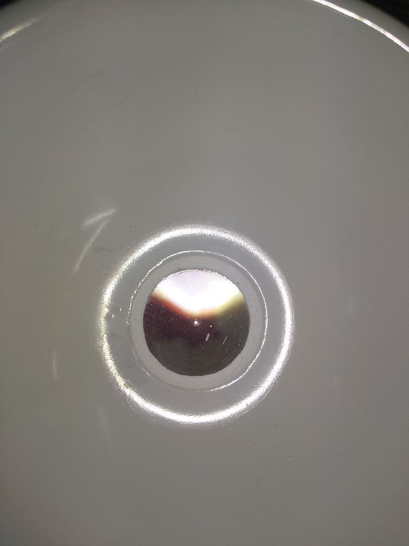 ガラス玉か水晶