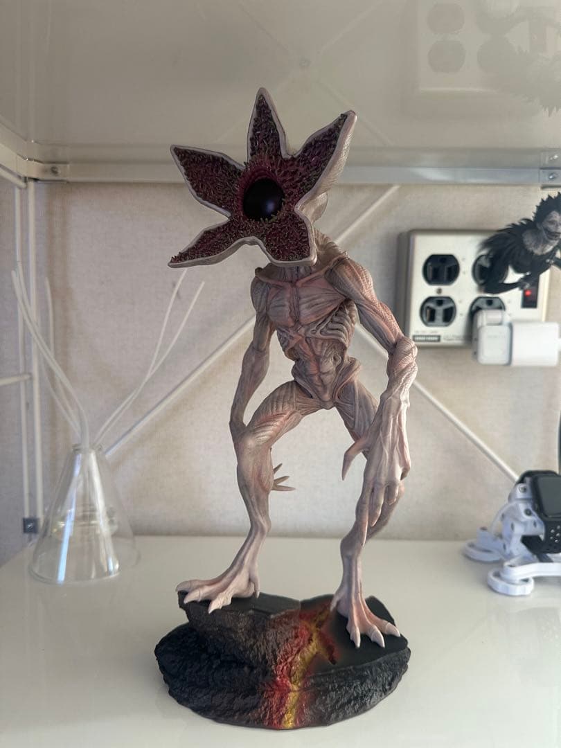 STRANGER THINGS ストレンジャーシングス　デモゴルゴン　フィギュア