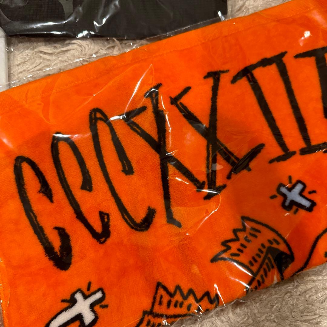 Yuuri タオル オレンジ ロゴ入り