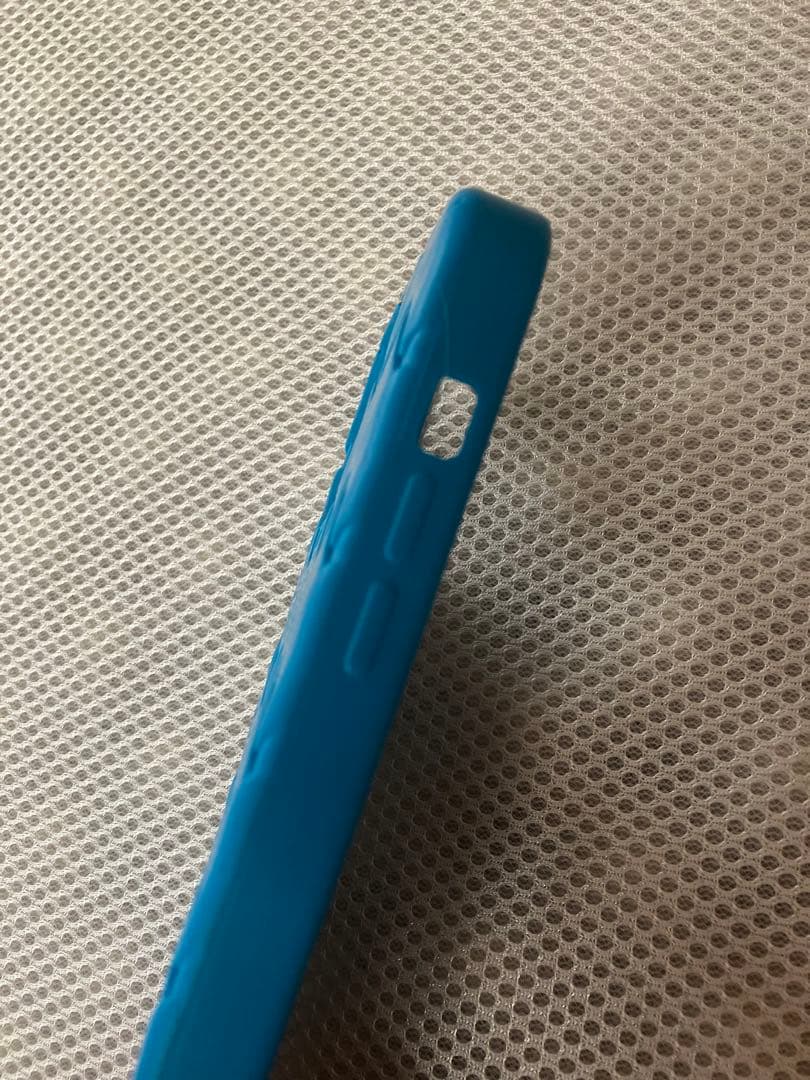 BOTTEGA VENETA ブルー シリコンケース　16pro MAX