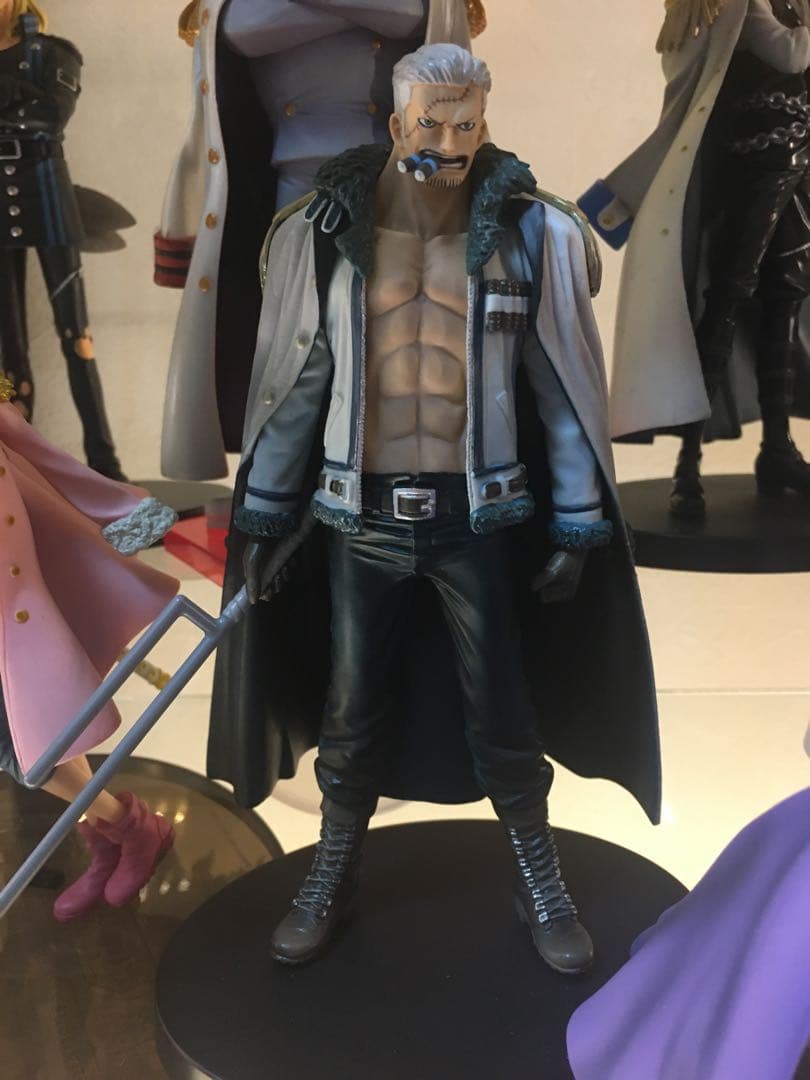 ワンピース　海軍フィギュア11体まとめ売り 黄猿、赤犬、緑牛、センゴク、ガープ他