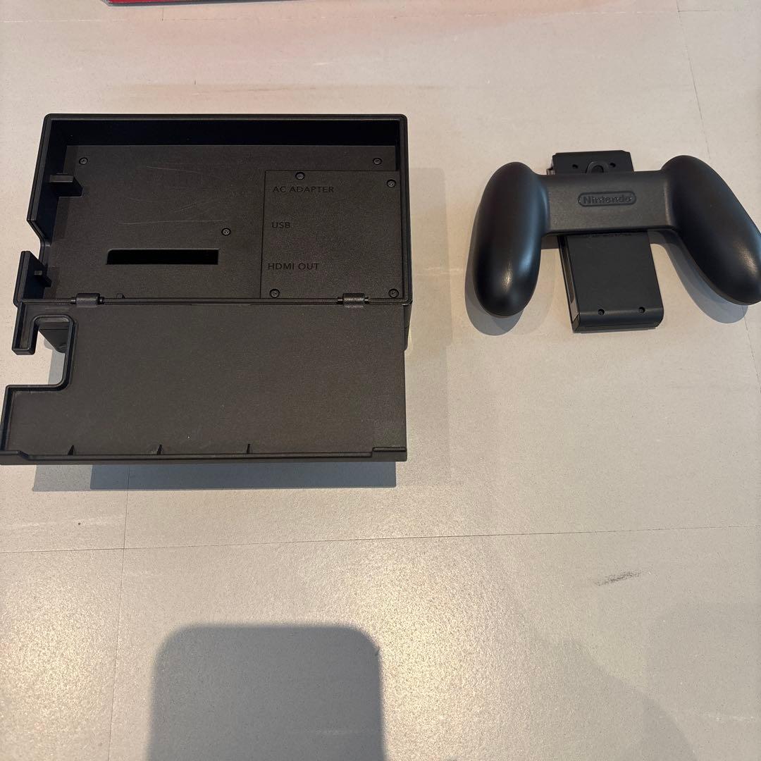 Nintendo Switch 本体セット　携帯ケース付