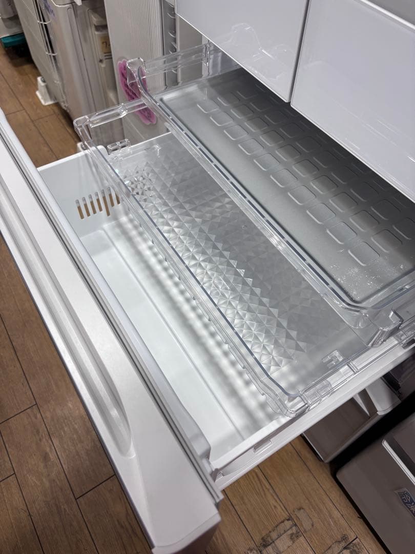 T10 HITACHI 4ドア冷蔵庫 ホワイト 520L (2020年製)