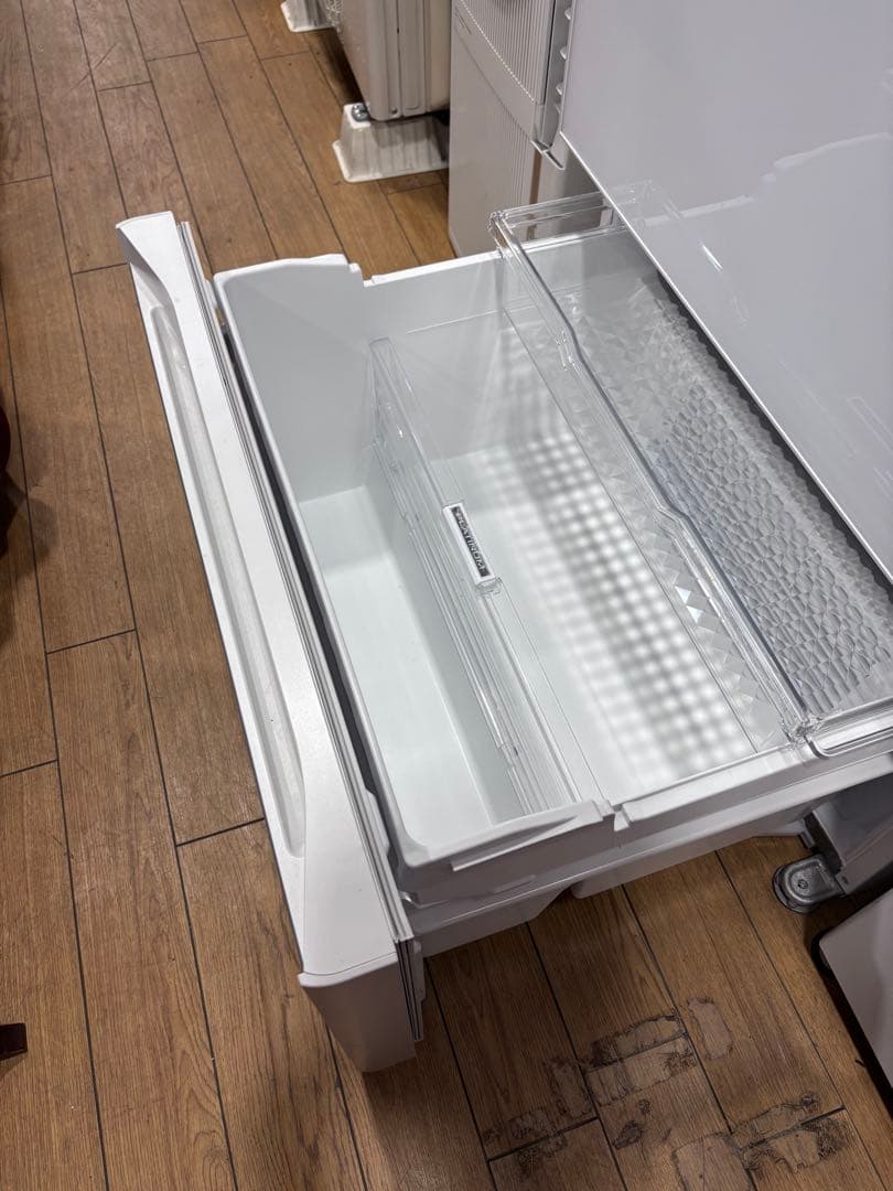 T10 HITACHI 4ドア冷蔵庫 ホワイト 520L (2020年製)