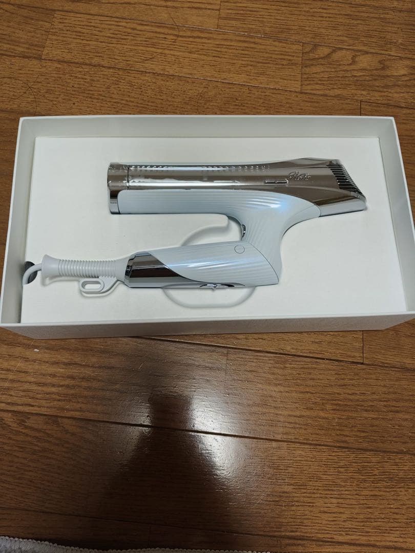 ReFa ドライヤー ホワイト 専用ボックス付き