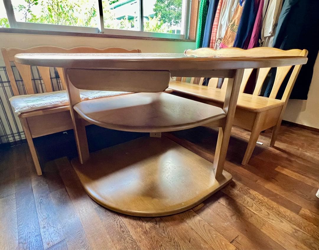 ⭐️値下げしました⭐️木製4分の1円形ダイニングテーブル
