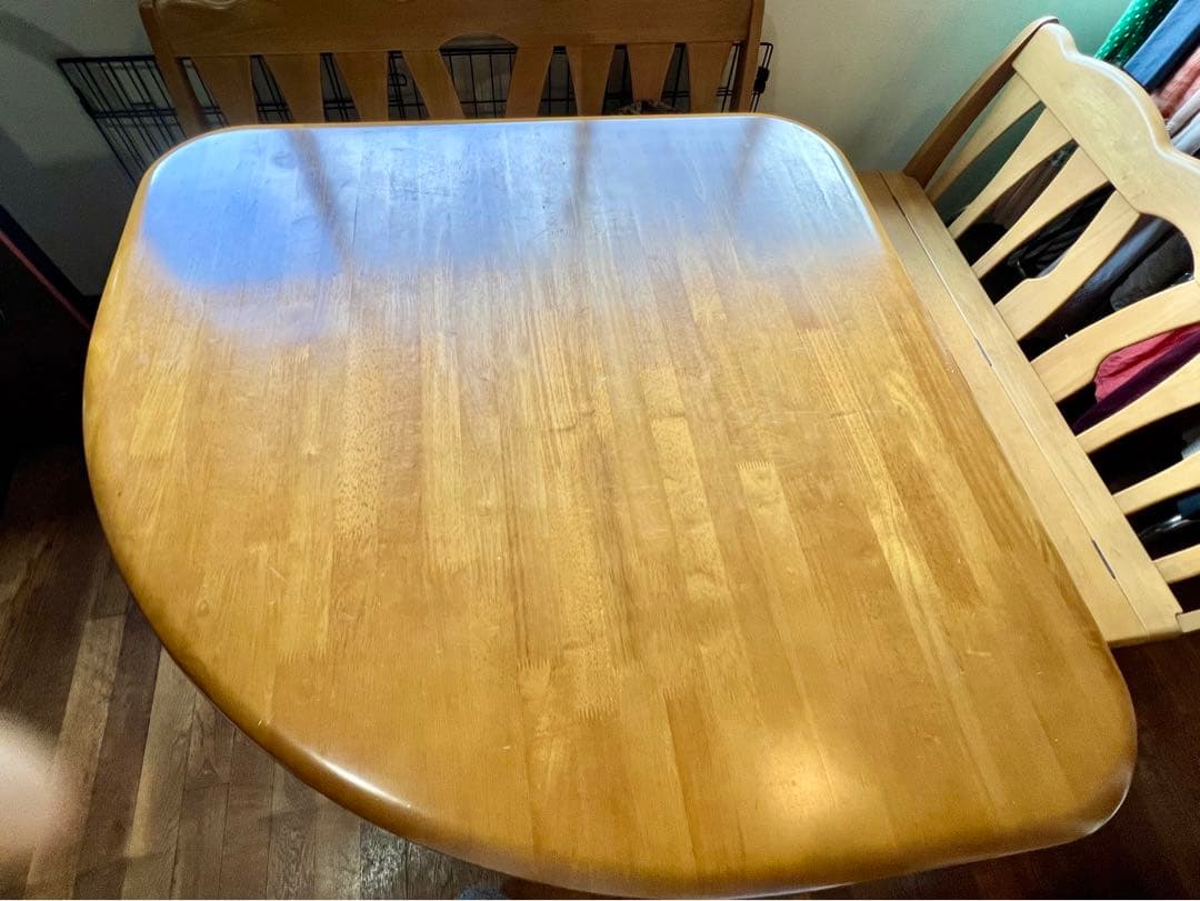 ⭐️値下げしました⭐️木製4分の1円形ダイニングテーブル