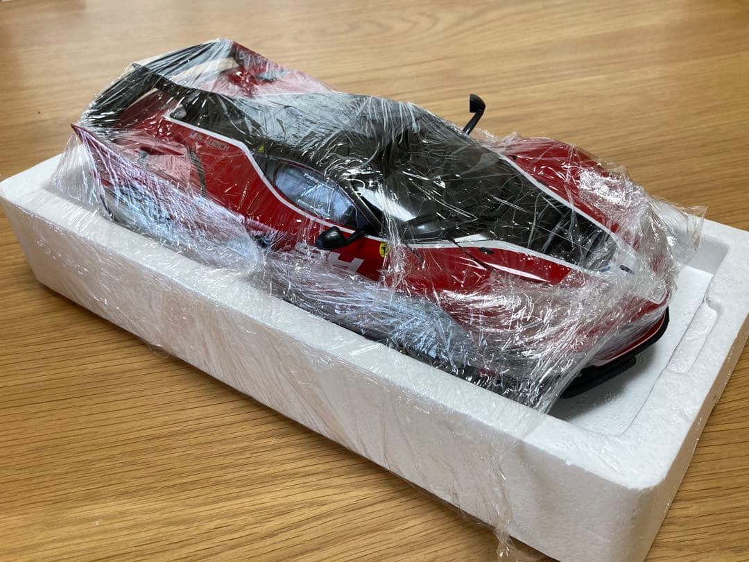 ミニカー 1/18 Ferrari FXX K EVO #54 Bburago