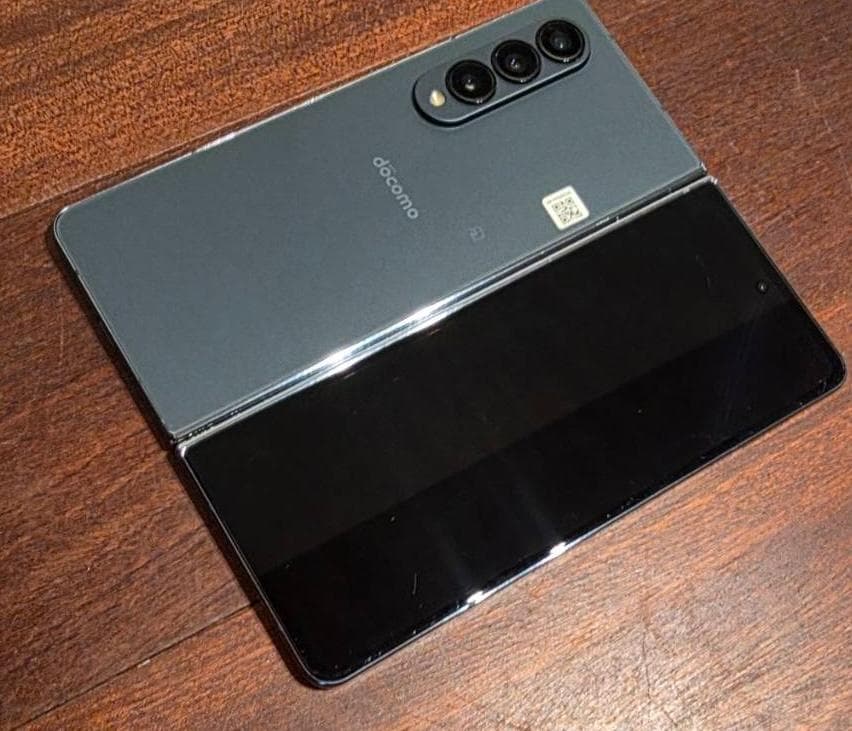 docomo Galaxy Z Fold 4 本体
