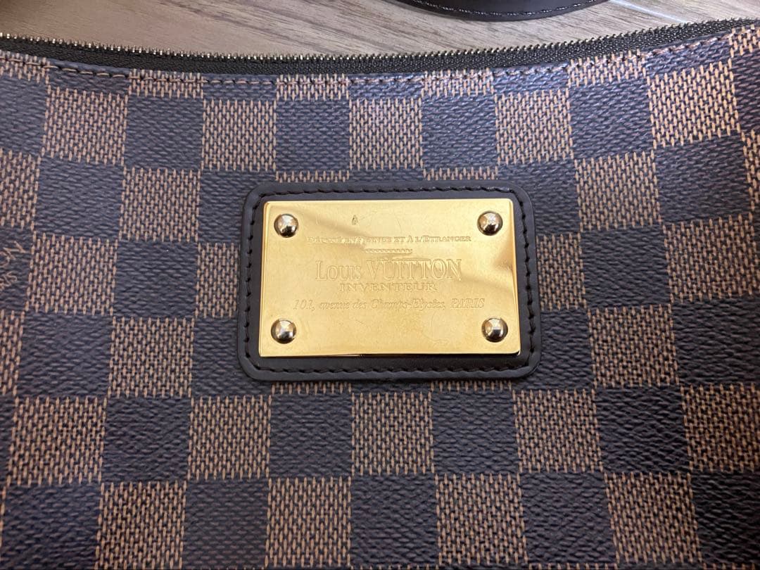 ルイ・ヴィトンのダミエ・エベヌ エヴァ ショルダーバッグ