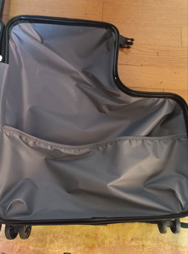 子供が乗れるキャリーケース