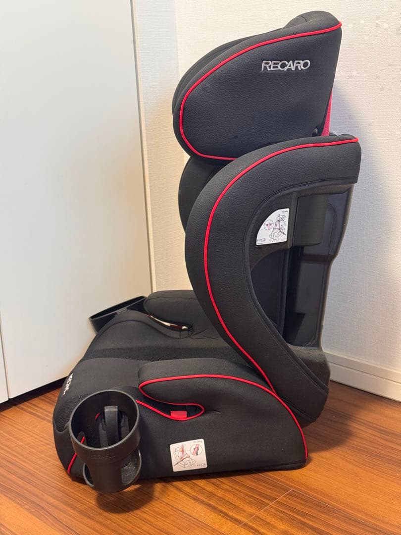 RECARO ジュニアシート ブラック/レッド　保護マット付き