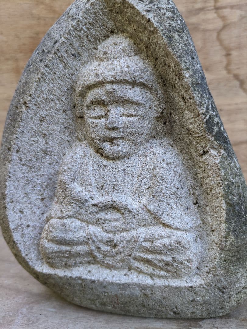石仏、釈迦如来、仏像、日本人による彫刻、倉田辰彦作