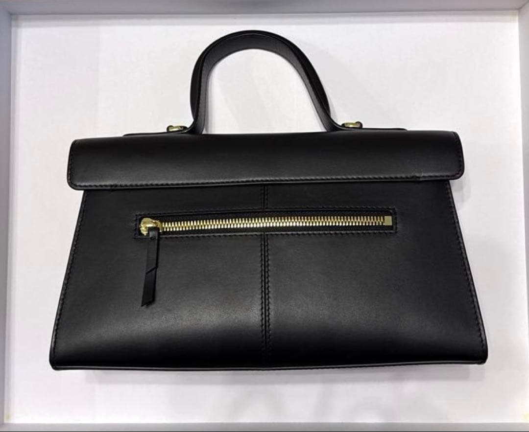 【美品】CAFUNE カフネミディアムスタンスバッグ　　黒