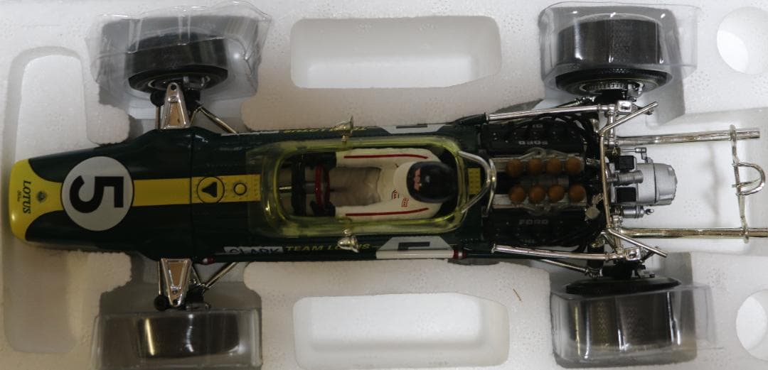 Quartzo１/１８ クラシックモデル　ロータス４９　１９６７ジム・クラーク