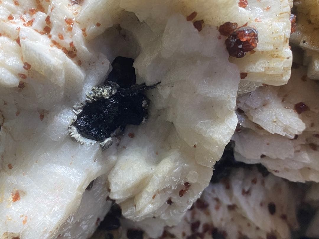 ガーネット　母岩付き　3kg