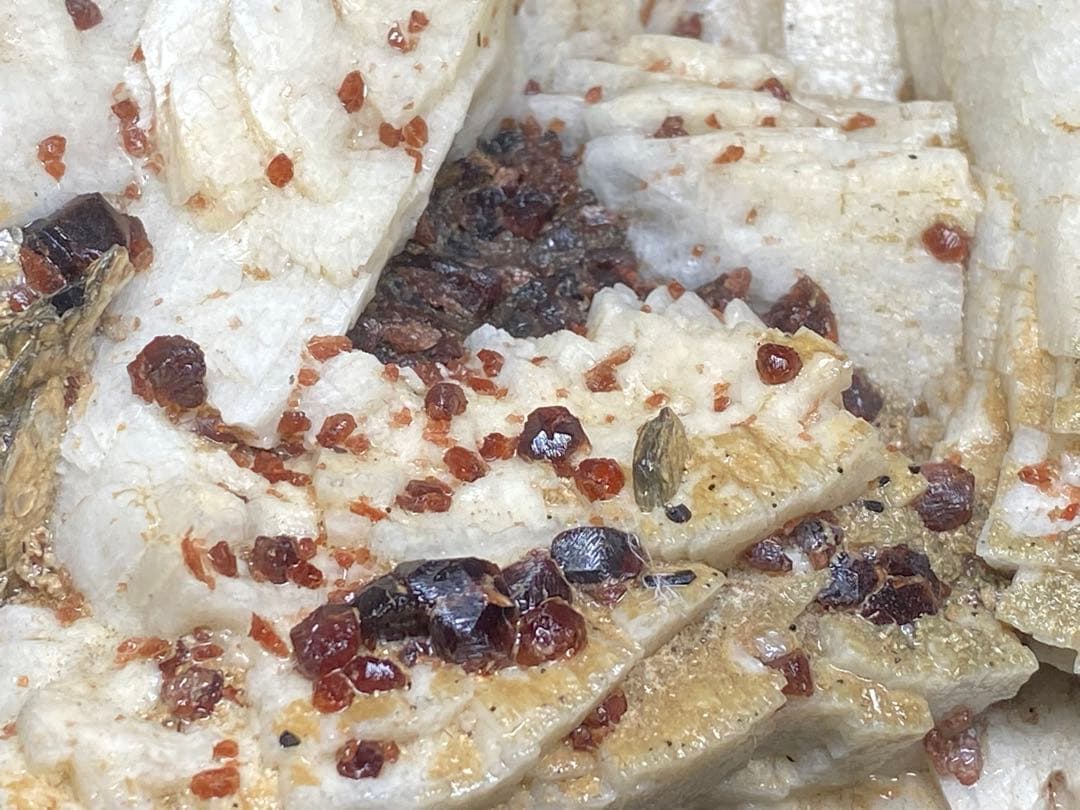 ガーネット　母岩付き　3kg