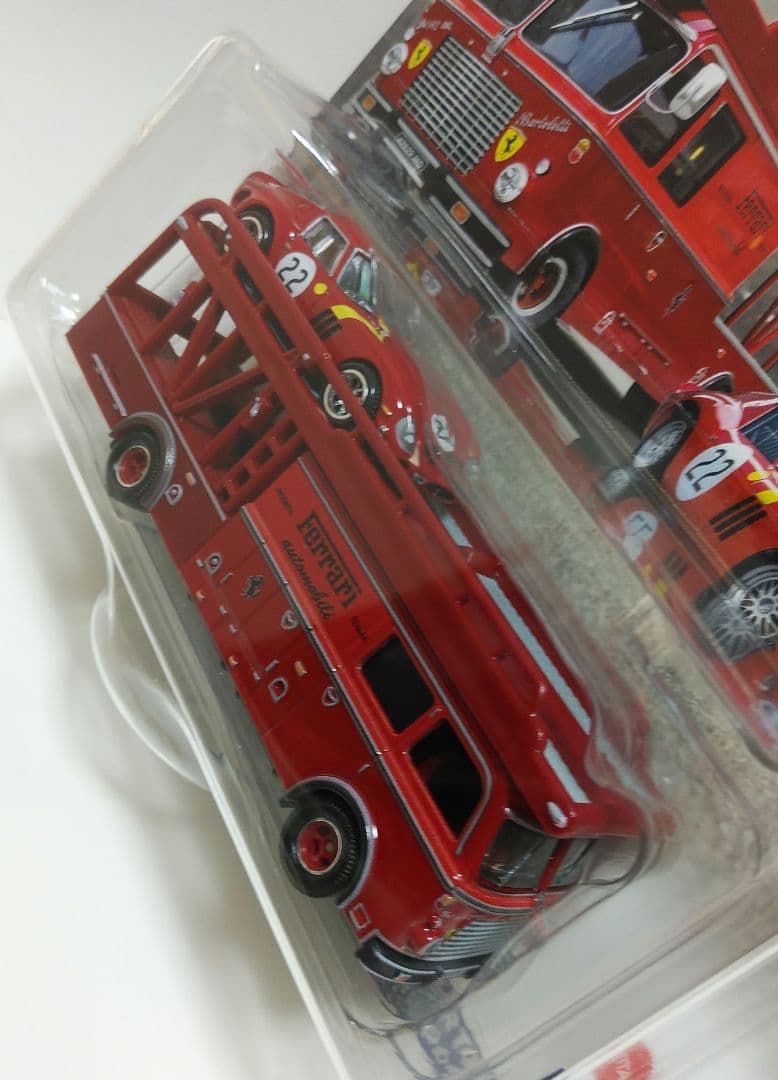 ホットウィール　チームトランスポート　フェラーリ　2セット