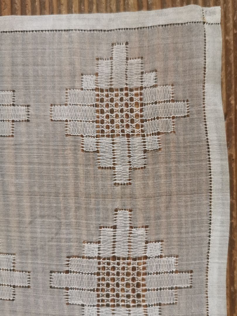 アンティーク オーガンジー 透かしドローンワークレース刺繍 スクエアドイリー難有