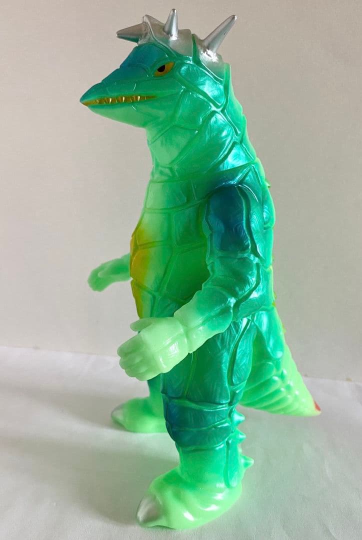 再生ドラコ 怪獣 ソフビ 怪獣郷 円谷コミュニケーションズ ドラコ 蓄光