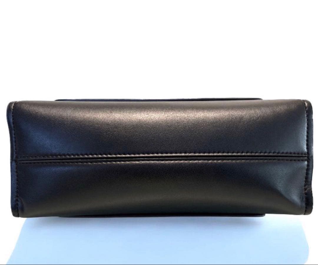 良品 コーチ ショルダーバッグ ターンロック レザー ブラック レディース