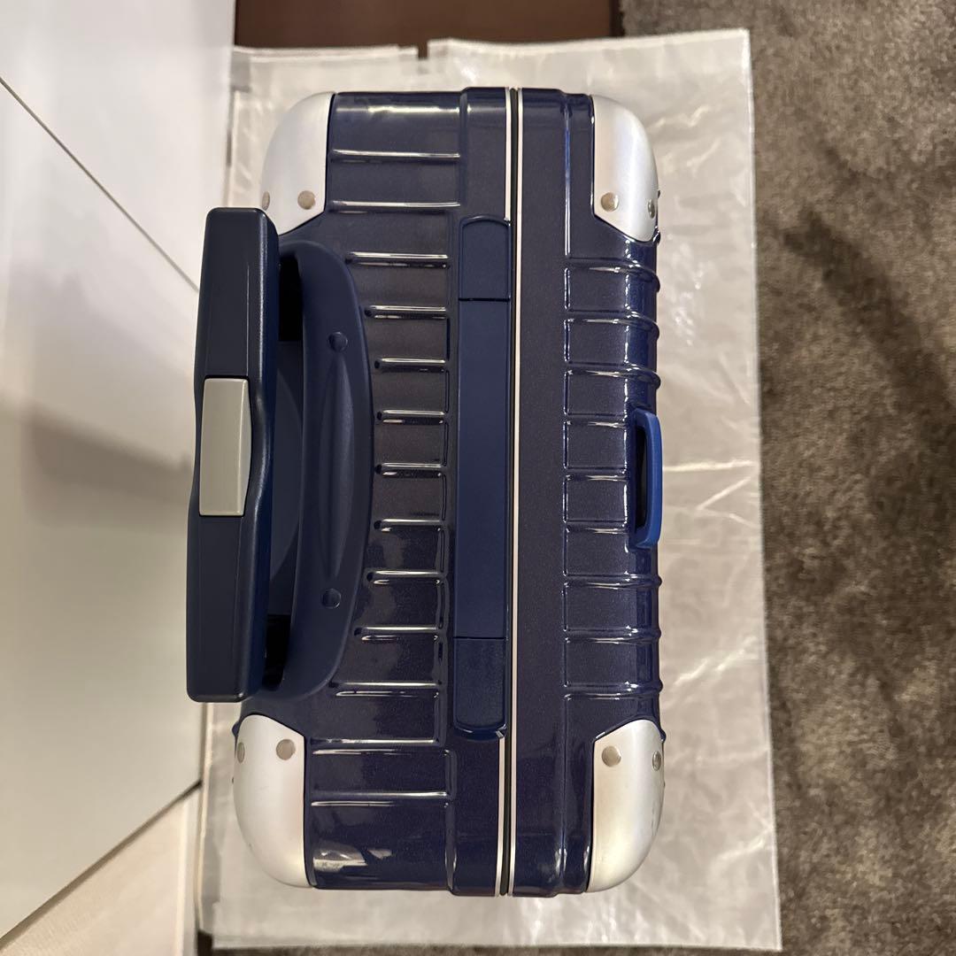 リモワRIMOWA リンボ　出張用キャリーケース