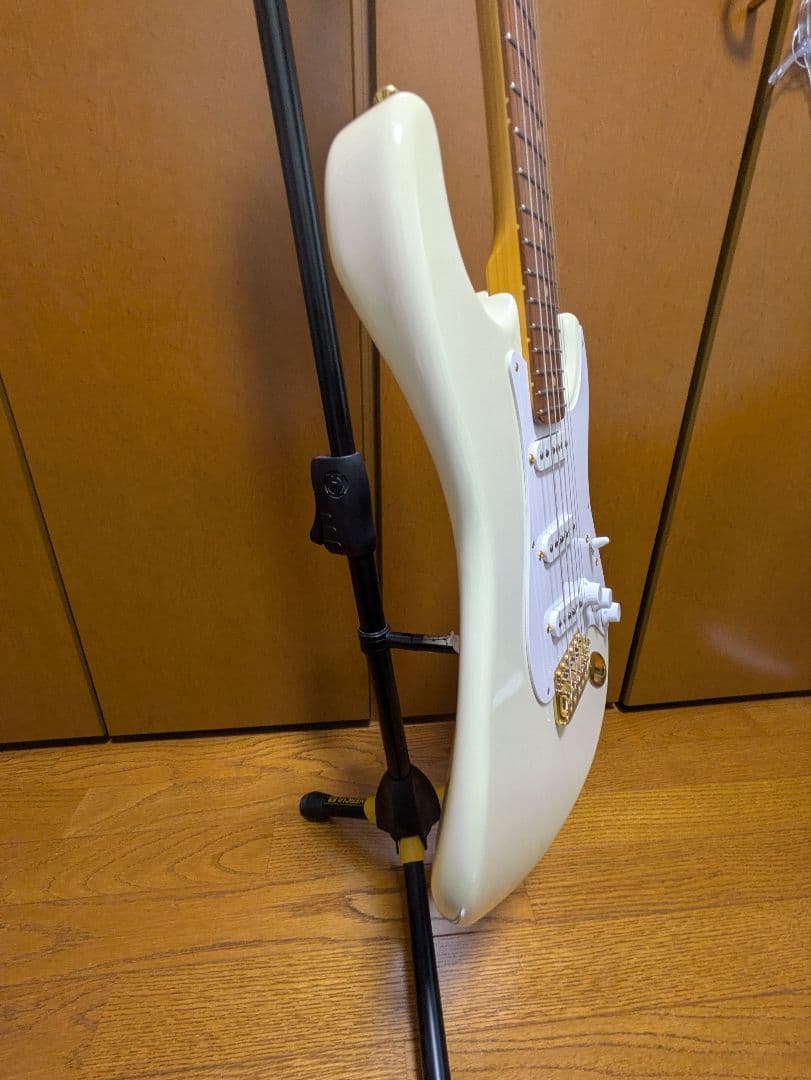 VanZandt STV-R3 white blonde ゴールドパーツ