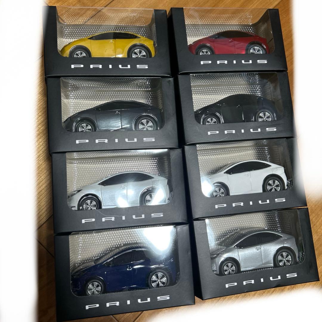 トヨタ　プリウス　ミニカー プルバック　８台