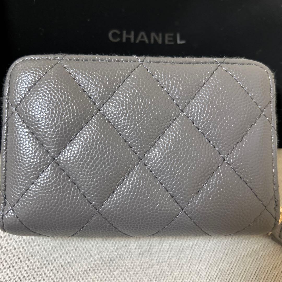 希少価値　シャネル ジップパース キャビアスキン グレー系