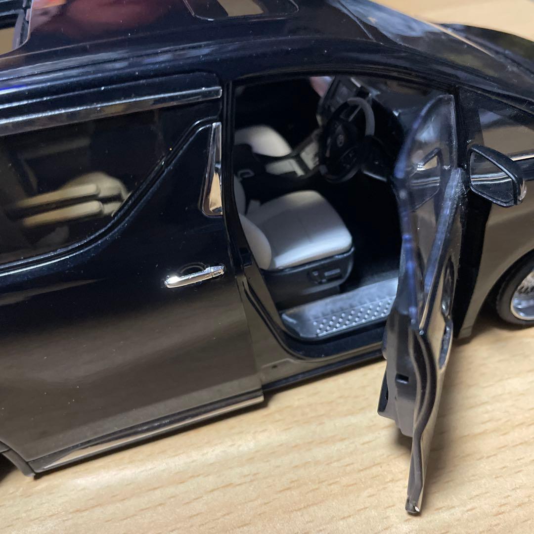 ヴェルファイア　1/18