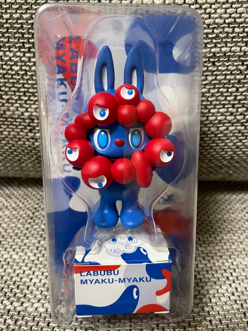大阪万博限定 LABUBU ミャクミャクストラップ付フィギュア ラブブ