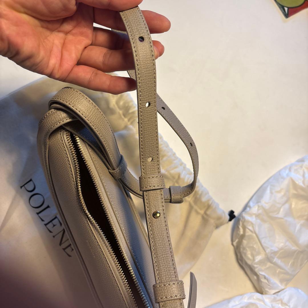 POLÈNE グレー レザー ショルダーバッグ